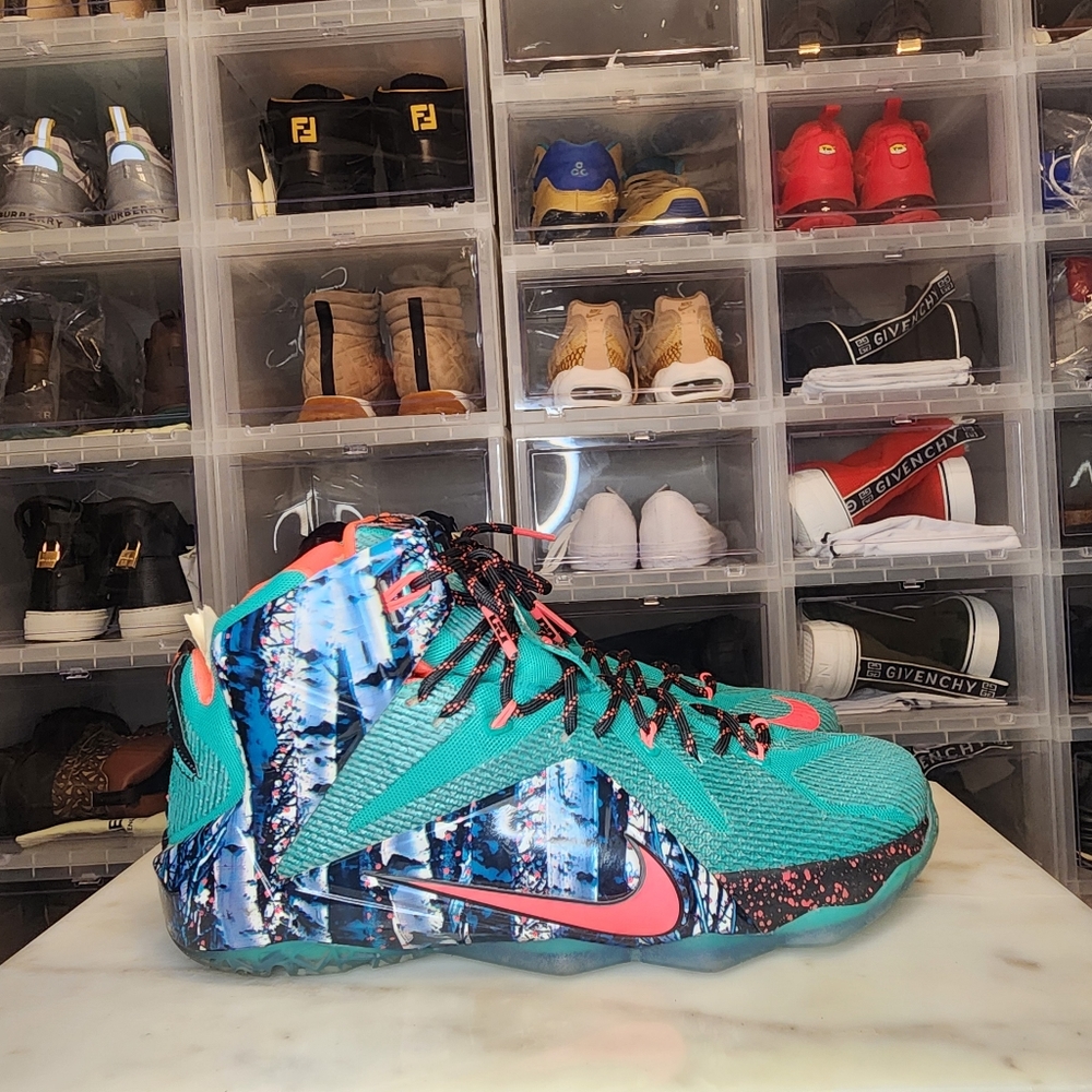 2014 LeBron 12 Xmas 'Akron Birch'